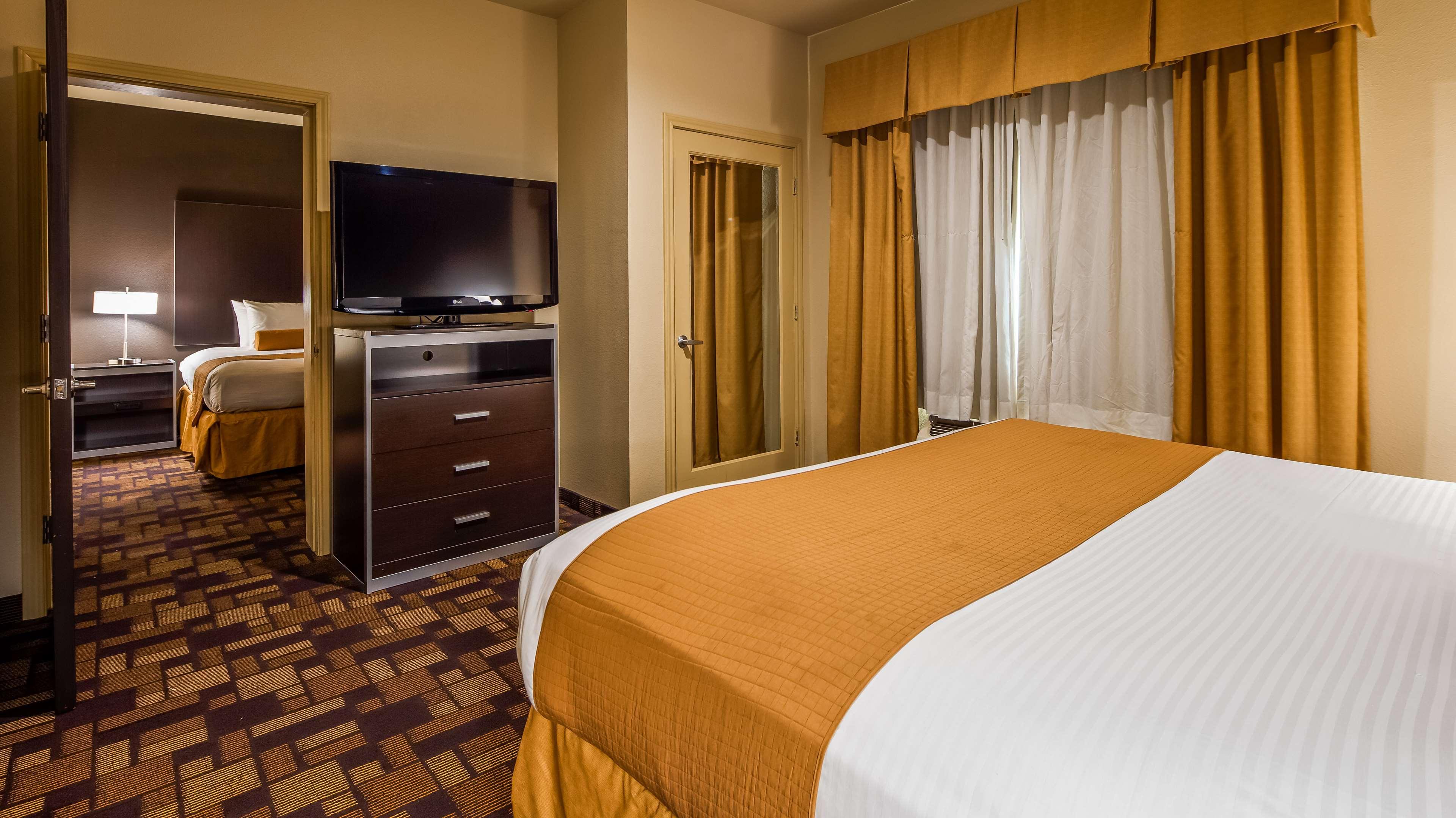 Best Western Windsor Pointe Hotel & Suites-At&T Center San Antonio Exterior photo